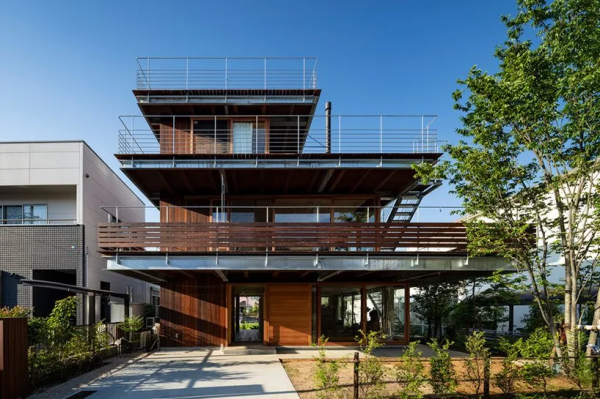 Tezuka architects新作｜梯田&OpenCurlyDoubleQuote;城堡屋&rdquo;遙望富士山景觀