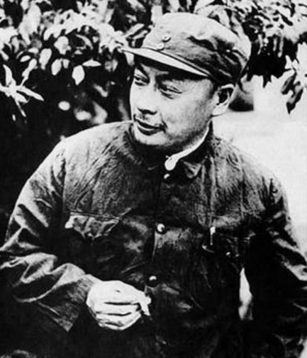 1948年，解放軍戰士捨身炸碉堡犧牲，3年後為何又出現在了嵊縣？