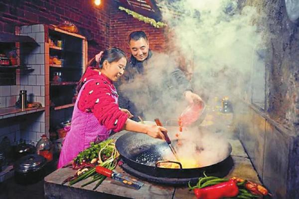 34歲農村主婦，靠做飯收穫2000萬粉絲，月入數百萬，她如何做到的