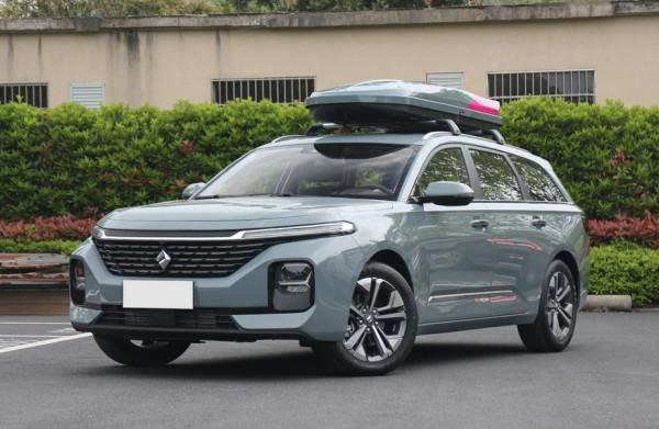 為何10萬買轎車前要先看瓦罐？用兩車對比，告訴你誰才是家用首選