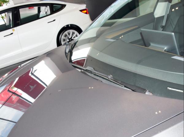 特斯拉又一“黑科技”曝光！用“鐳射”代替雨刷，真的能普及嗎？