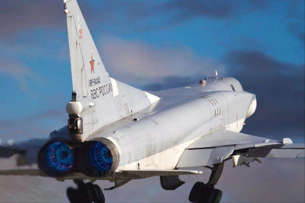 劍指北約？俄轟炸機在白俄邊境巡邏，白外長：正考慮部署俄核武器