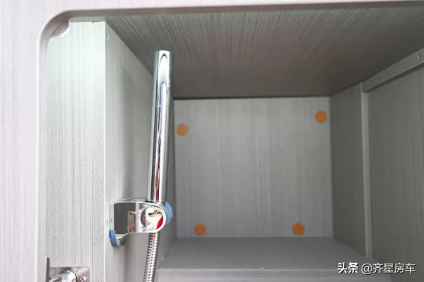 新全順低頂2+2+2佈局，滿足一家六口出行，兼顧通勤代步商務旅遊