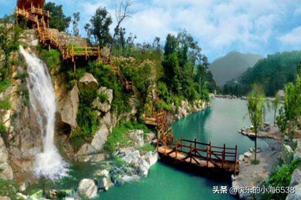 山東4A景區“爆火”，遊客稱：這裡的瀑布像是有人端著盆在往下倒