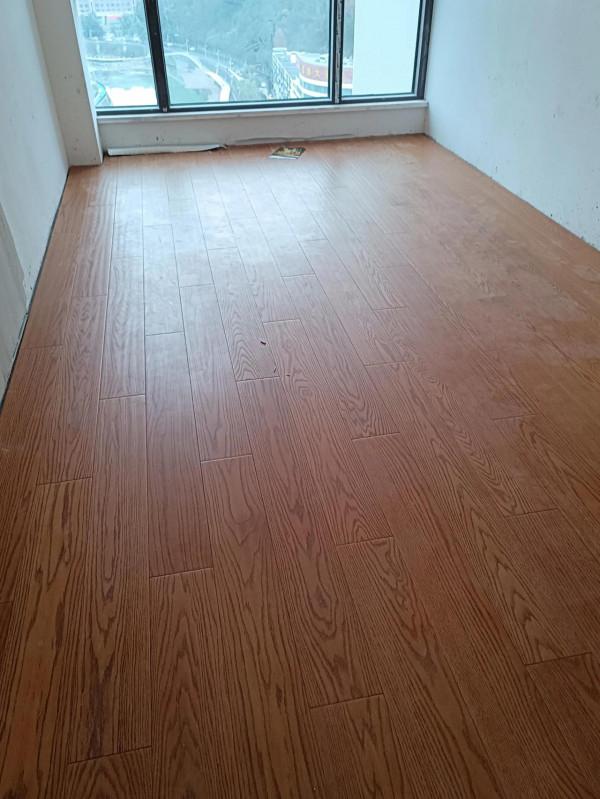 買地板選什麼材質