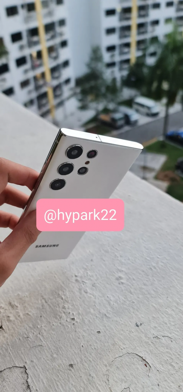 三星Galaxy S22 Ultra機模上手 三星Galaxy S22 Ultra機模上手