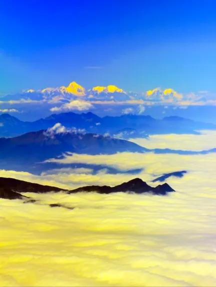 百年一遇日照金山 百年一遇日照金山