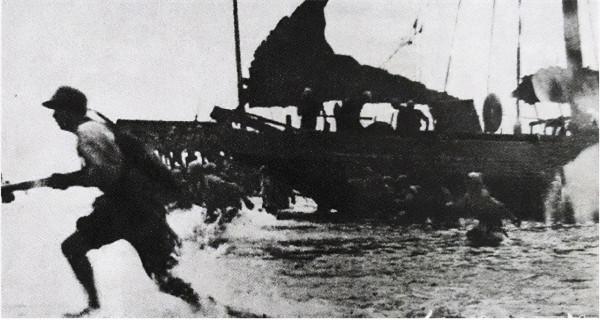 解放海南島，登陸名單上全是副職，韓先楚看後大怒，說：我上