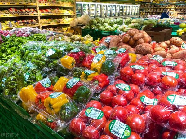 蔬菜價格上漲，菜農不但不高興反而憂愁，錢少賺了不說，還賣不掉