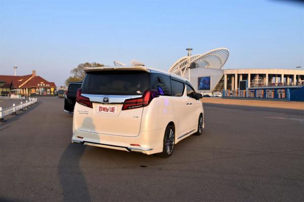 巔峰MPV對決，3&period;5L埃爾法對比雷克薩斯LM300h