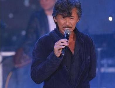 4位香港歌壇天王的“退潮”:癱瘓靠救濟、跳樓自殺、私下生子 4位香港歌壇天王的“退潮”:癱瘓靠救濟、跳樓自殺、私下生子