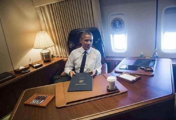 1987年，楊尚昆出訪的專機停放在巴黎，次日發現鉛封被人故意開啟