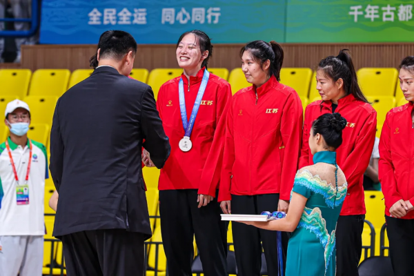 2米女孩拿下全運會亞軍,還是清華附+伯克利超強學霸 2米女孩拿下全運會亞軍,還是清華附+伯克利超強學霸