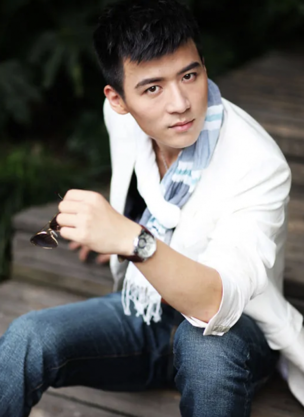 魏千翔被曝結婚生女，與新娘一起切蛋糕，婚禮上懷抱孩子父愛滿滿