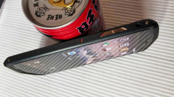 用珠穆朗瑪做名稱，體驗國產二手8848手機，看似高階實際普通