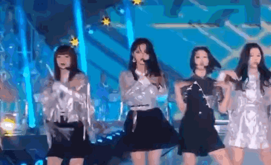 楊超越：從流水線打工人到走紅，讓多少二代們不服氣但又無可奈何