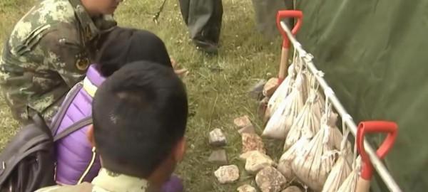 相戀8年的兵哥哥在吵架後不知所蹤，女孩千里追尋，到底為什麼？