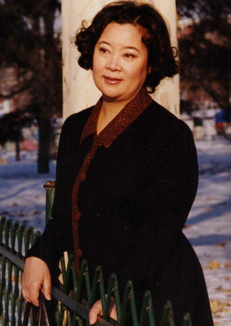 方青卓:奪趙本山熒幕初吻,偷戶口本二婚嫁給沈小萌,如今怎樣了 方青卓:奪趙本山熒幕初吻,偷戶口本二婚嫁給沈小萌,如今怎樣了