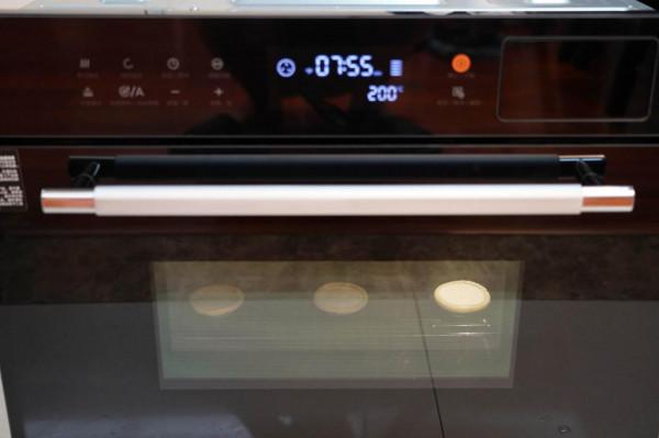 2021下半年2000元蒸烤一體烤箱哪家強？實測+菜品演示給你答案