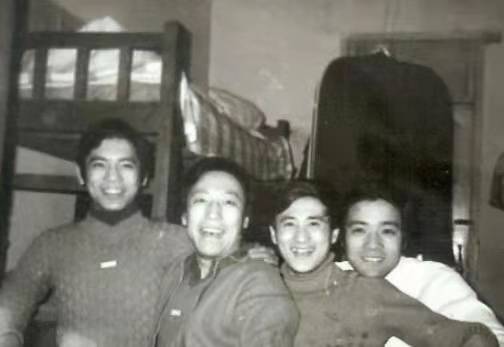 “趙政委”何政軍：一生只愛一人，娶初戀當老婆，結婚29年無緋聞