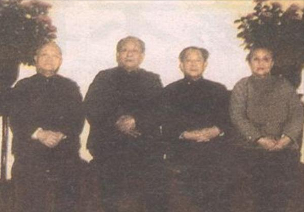 他從敵人刀下救出主席，地位曾與6大元帥並列，建國後只當副處長