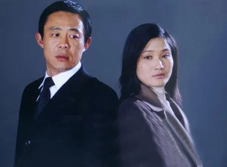 著名演員潘雨辰：與侯勇離婚後，染霜的玫瑰帶淚開