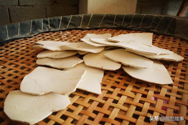 山村村民天天“坐”在家裡，收入卻成倍增長，看是怎麼回事