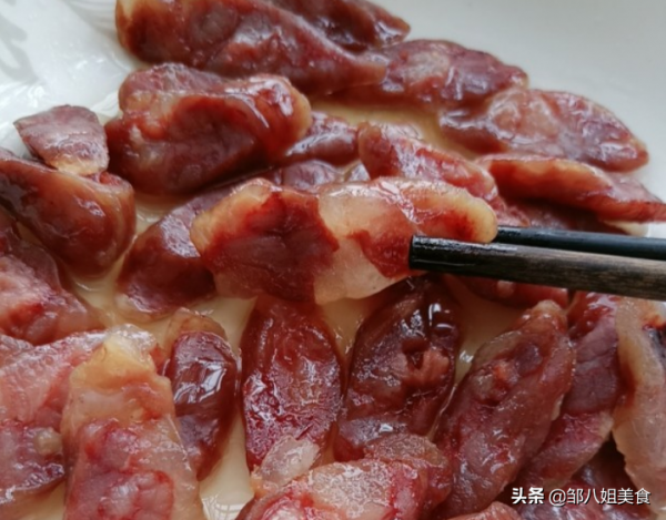 分享廣式香腸的配方和做法,愛吃的人快收藏,甜鹹適中,臘味醇厚 分享廣式香腸的配方和做法,愛吃的人快收藏,甜鹹適中,臘味醇厚