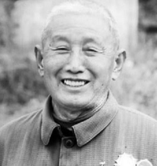 朝鮮戰場一等功臣金珍彪，單人殺敵165人，為何回國後背叛死刑？