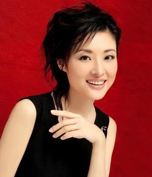 曾經的央視一姐「周濤」究竟有多美？