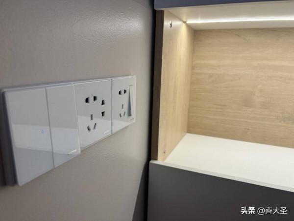 兩招空間擴容!10㎡臥室竟能塞下101個登機箱 兩招空間擴容!10㎡臥室竟能塞下101個登機箱