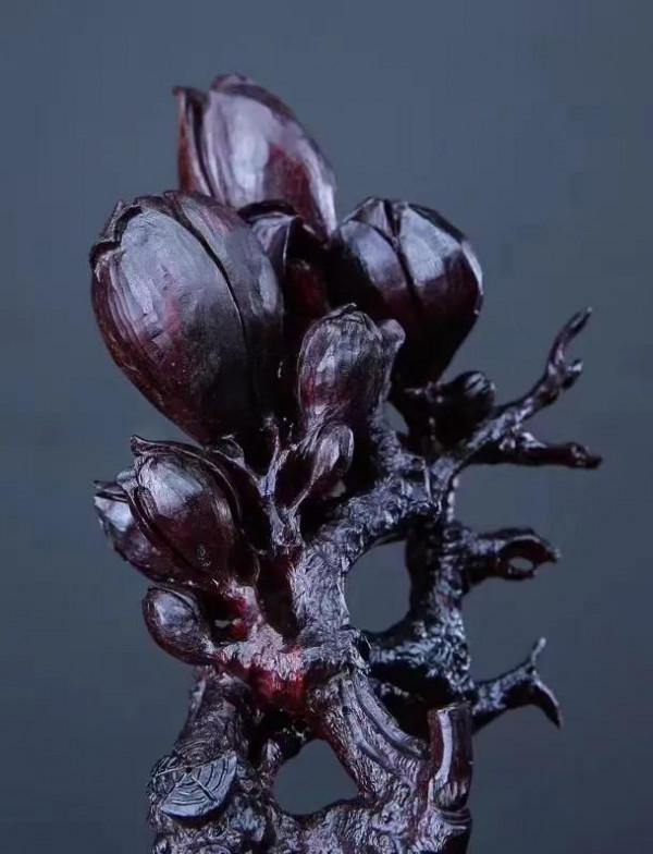 菊枝輕擺，玉蘭花開！普通木雕卻有春秋長生之意！漂亮