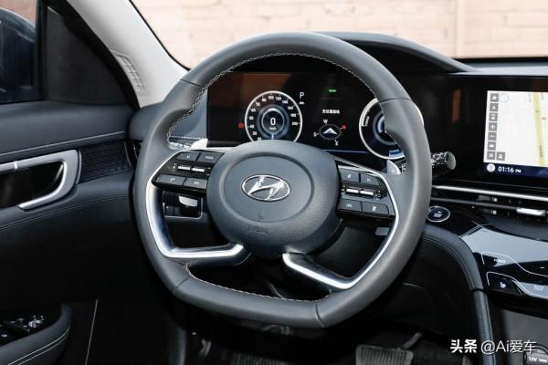 純電動合資中型家轎，低價長續航520KM，空間滿足家用,名圖新能源