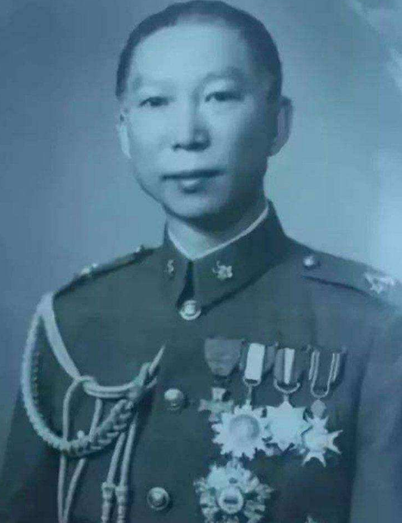 條件最苦的解放軍縱隊:1949年開國大典時,還穿著紅軍軍服作戰 條件最苦的解放軍縱隊:1949年開國大典時,還穿著紅軍軍服作戰