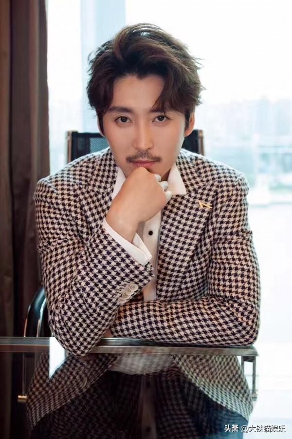 穿西裝好看的中年男星,只服這10位,大叔們帥起來真沒小鮮肉啥事 穿西裝好看的中年男星,只服這10位,大叔們帥起來真沒小鮮肉啥事