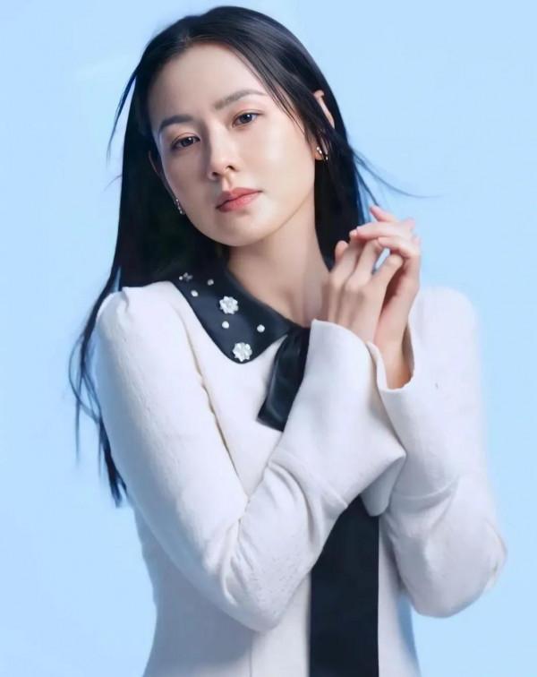 孫藝珍:她的美麗無法用語言來表達 孫藝珍:她的美麗無法用語言來表達