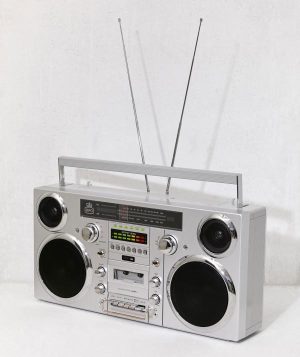 80年代行動式音響,帶盒式磁帶、CD、收音機、USB 、藍芽 80年代行動式音響,帶盒式磁帶、CD、收音機、USB 、藍芽