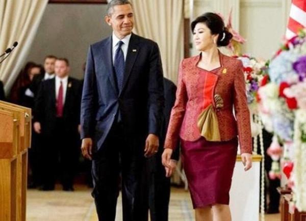 英拉30年魅力不倒：曾讓奧巴馬移不開眼，深情對視，普京忘了握手