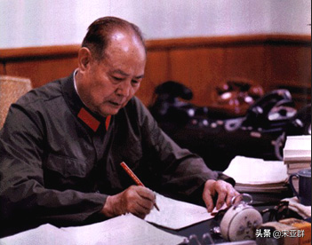 十大元帥：有五人參加了遵義會議，缺席的五人都在幹什麼？