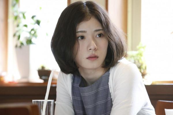 26歲就“發腮”了，是因為她剛出道時太“水靈”了嗎？