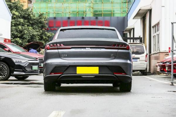 車長近5米,3.9秒破百,續航550公里,這臺比亞迪漢真了不起 車長近5米,3.9秒破百,續航550公里,這臺比亞迪漢真了不起