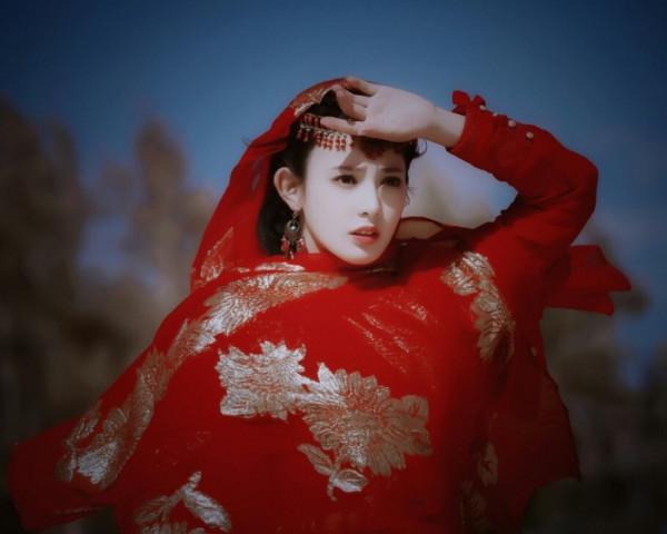 異域扮相驚豔的古裝美人,只服這8位,辨識度高不說還靈氣逼人 異域扮相驚豔的古裝美人,只服這8位,辨識度高不說還靈氣逼人