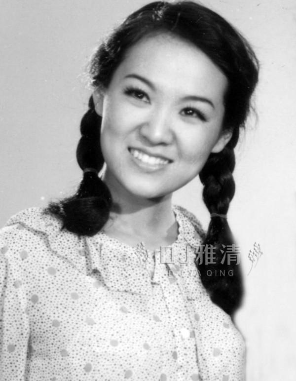 歌唱家遠征曝近照 當年歌聲似蜜甜 人稱小王昆 如今人雖老但風采依舊