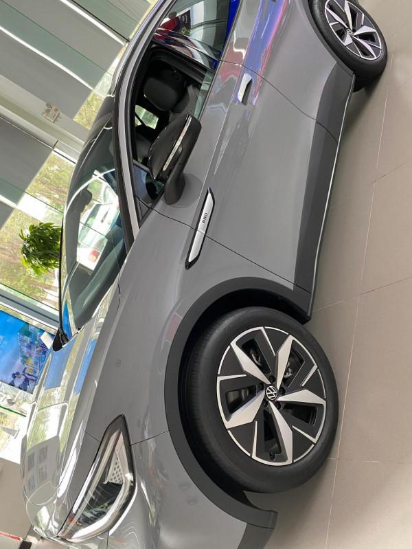 純電動車和油電混動哪款前景更好呢? 純電動車和油電混動哪款前景更好呢?