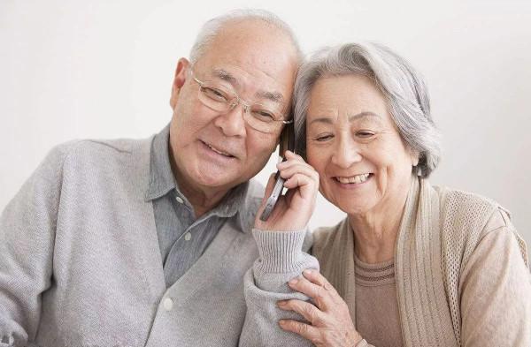 70歲大媽哭訴:退休金每月7000,都給了女兒,卻被女兒送進養老院 70歲大媽哭訴:退休金每月7000,都給了女兒,卻被女兒送進養老院