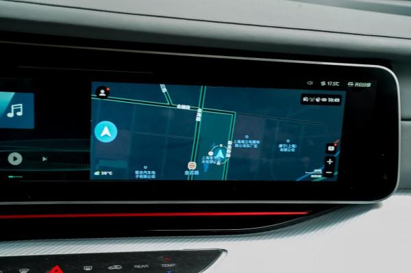 國產純電動中大型轎跑，25.19萬起，軸距2915mm，極狐阿爾法S