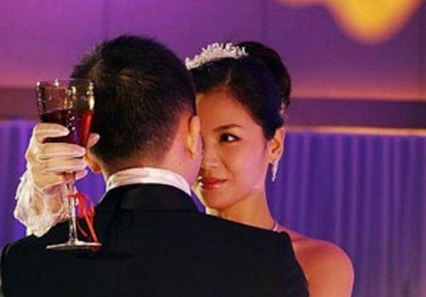 明星嫁“偽豪門”毀半生?劉濤替老公還債,黃奕痴嫁豪門一地雞毛 明星嫁“偽豪門”毀半生?劉濤替老公還債,黃奕痴嫁豪門一地雞毛