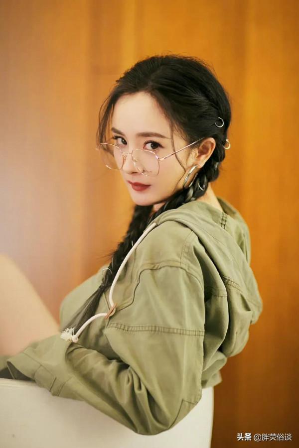 戴上眼鏡和不戴眼鏡的楊冪誰更讓你喜歡? 戴上眼鏡和不戴眼鏡的楊冪誰更讓你喜歡?