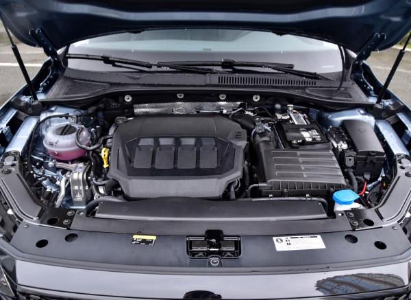 自駕遊買這三款轎車就行，空間大還舒適，跑得越快越省油