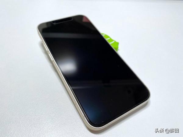 不插線、充滿電，iPhone13 mini全套無線充電體驗分享